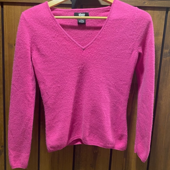 CASHMERE Togo hot pink v-neck sweater. Sz S - Picture 4 of 7
